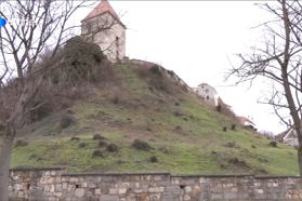 Bo posek dreves ogrožal stanovalce pod Ljubljanskim gradom?