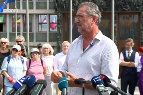 Referendum ali politična vojna? Levi aktivisti svarijo pred fašizmom, nasprotniki odgovarjajo: pozabljajo na lastne dvojne vatle.